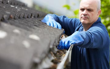 cleaning and inspecting Renfrewshire roofs